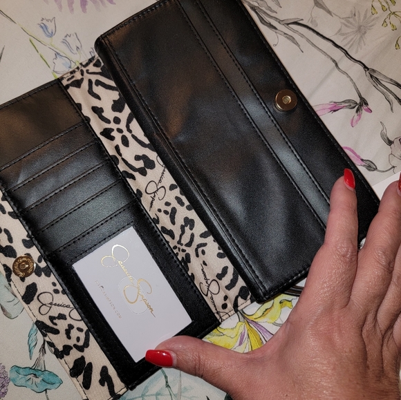 Nwt Jessica Simpson wallet large Sherpa Leather - Picture 2 of 3